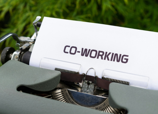 Sta je op het punt om iemand in te huren voor je teksten? Lees dan dit blog vol tips voor samenwerken met redacteurs en tekstschrijvers.